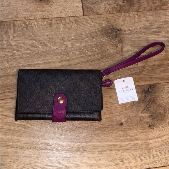 Coach Handbags - COACH wristlet wallet Coach Handbags - COACH wristlet wallet